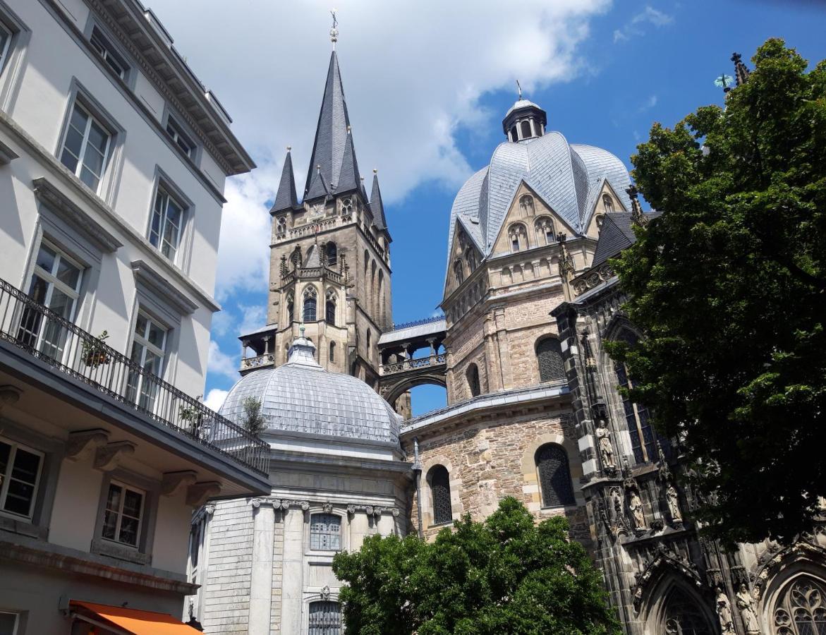 Pension Altes Rathaus Aachen Exterior foto